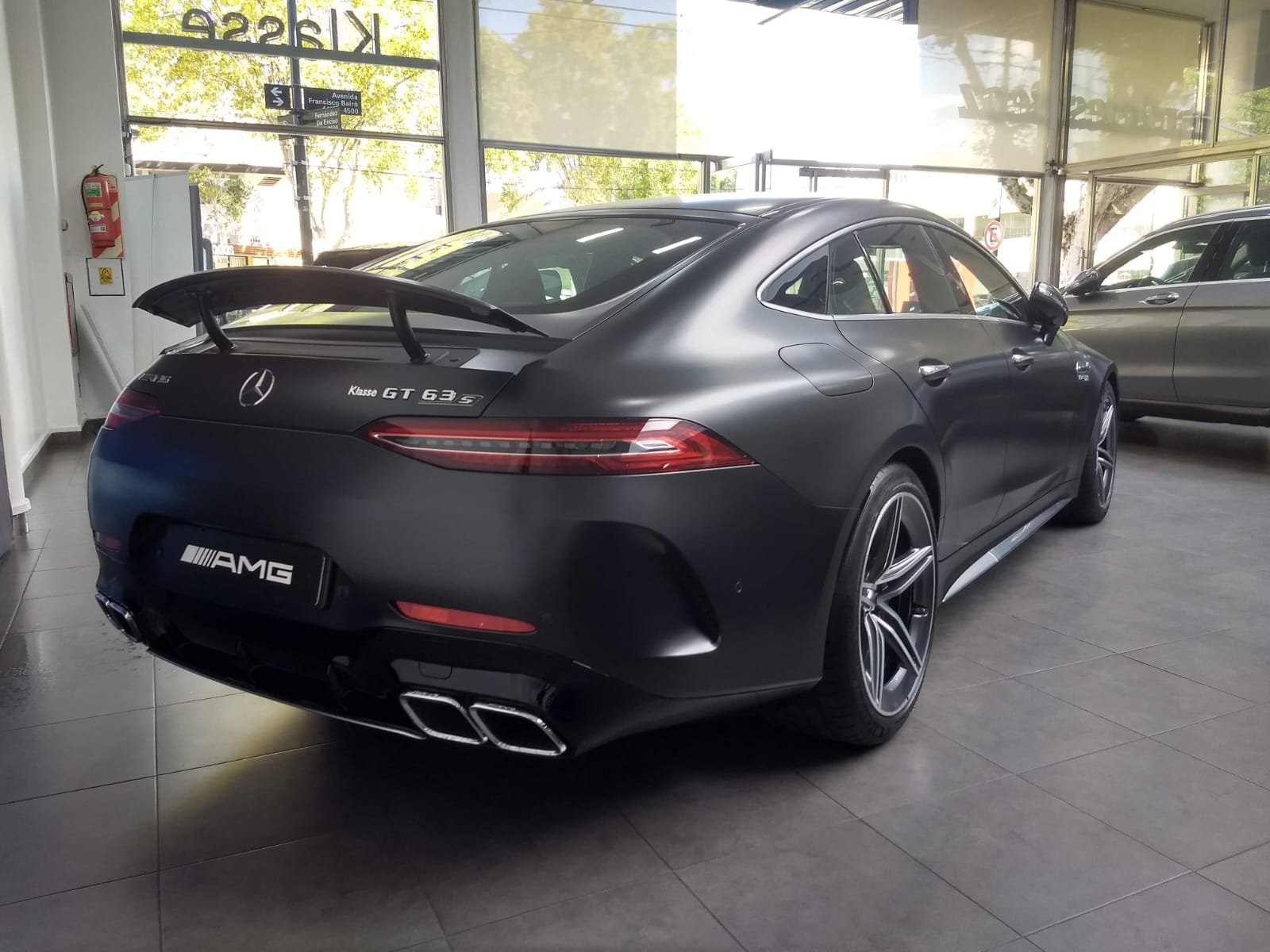 Mercedes-AMG GT 63 S negro mate de cuatro puertas