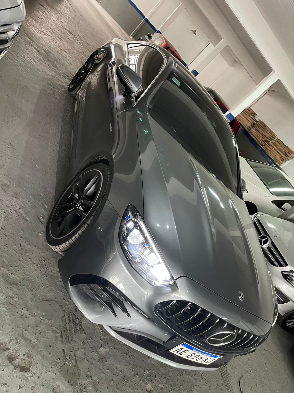 Mercedes-AMG gris en el taller LD Films