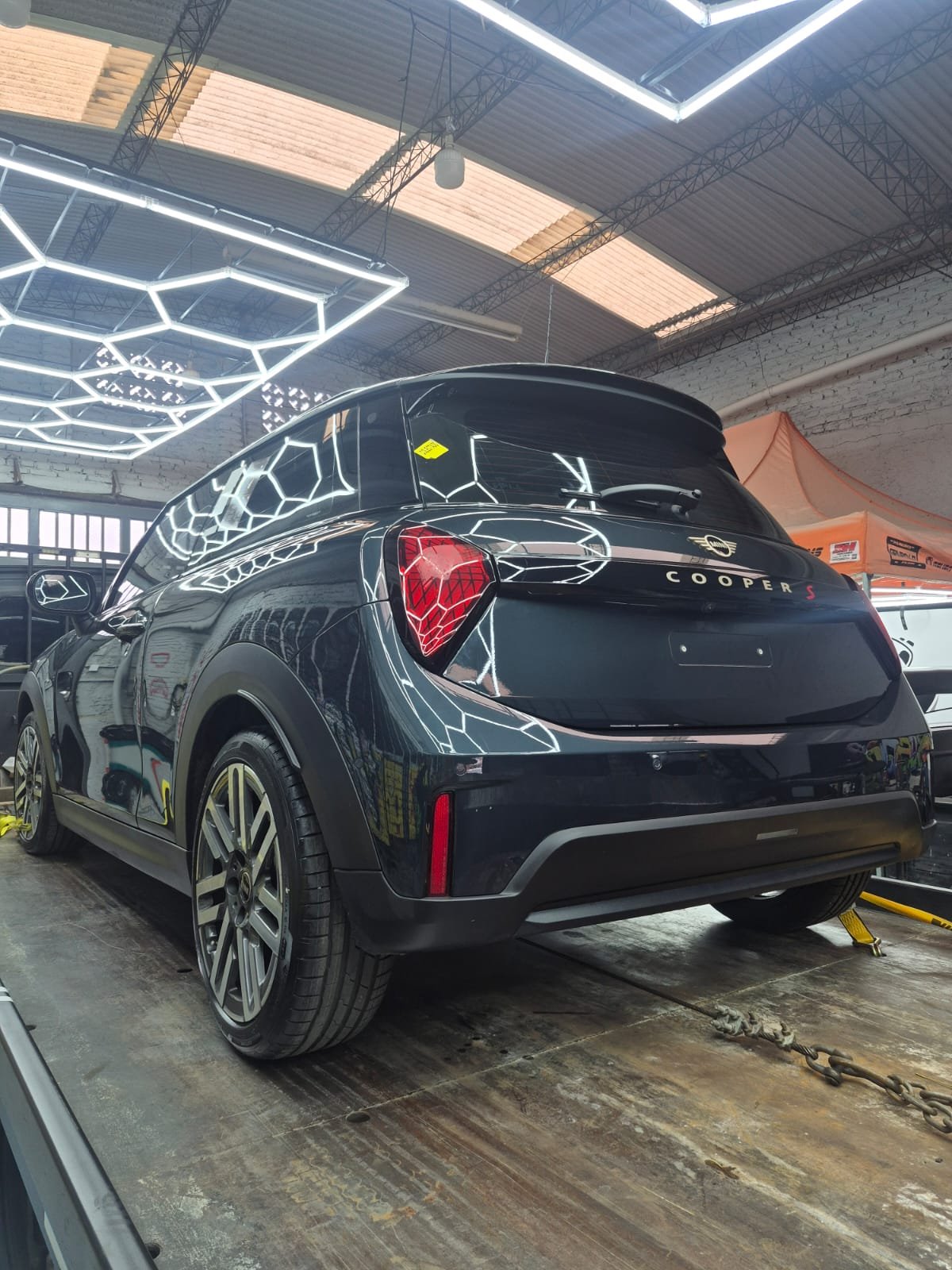 Mini Cooper S negro polarizado